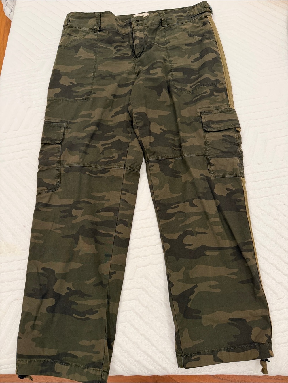 Sanctuary Camo Cargo Pants in Olive & Dark Green - Picture 9 of 10